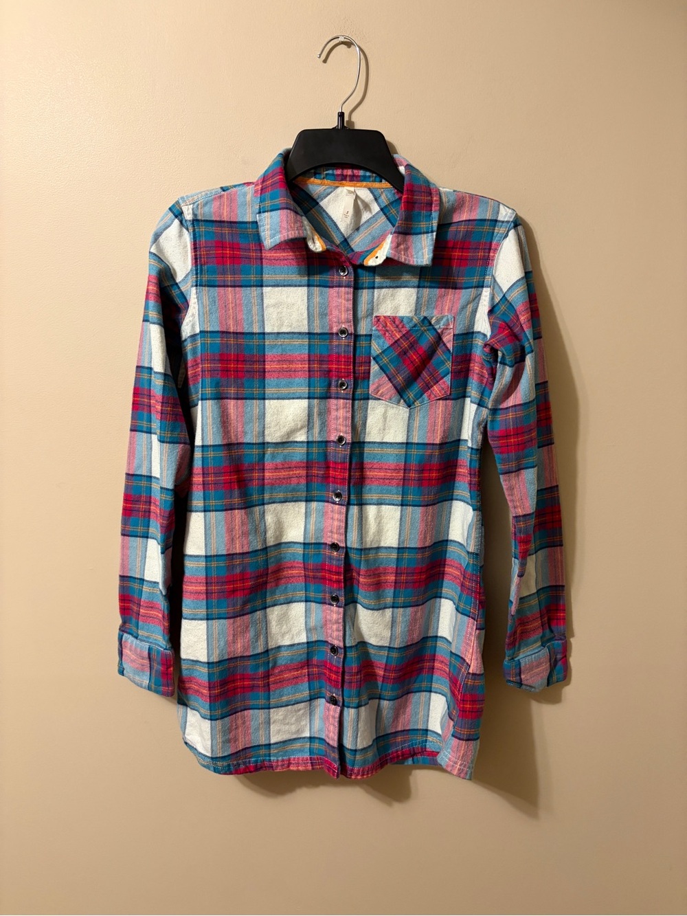 Plaid Button-Up Shirt in Blue, Red, White Women’s Small